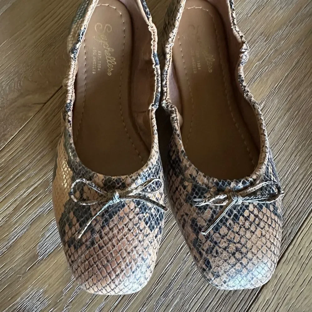 Seychelles Breathless Snake Print Ballet Flats Size 7 Square Toe Bow Slip On